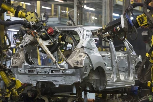 Las entregas de Ford en España se desploman un 40% en el primer trimestre