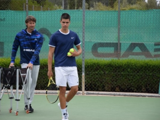 Carlos Alcaraz y Juan Carlos Ferrero, protagonistas en el canal on line de TV de la Federación Española