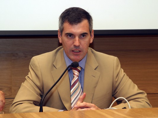 González-Varas cuestiona el proceso en el que se ha nombrado a Pérez Vázquez directora del Gil-Albert