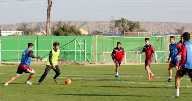 El Elche prepara el partido ante el Córdoba sin Espinosa y Cifuentes