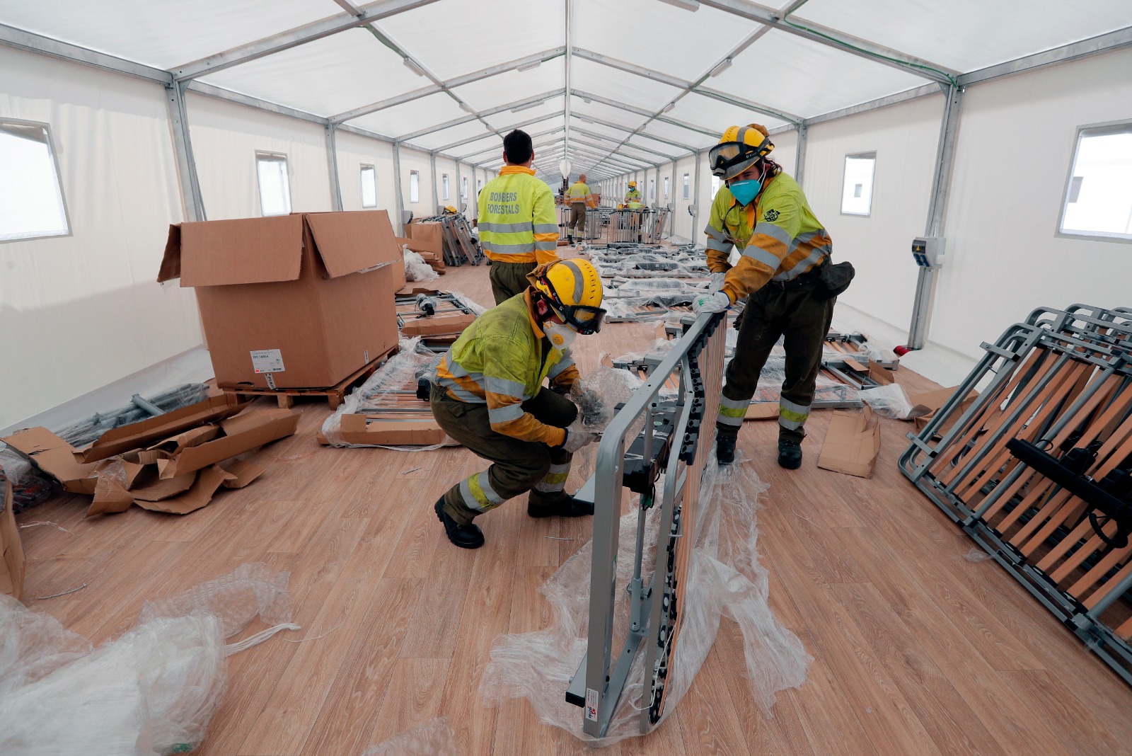 Montaje de camas.  - 