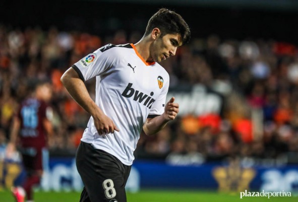 A no ser que llegue algo tremendamente bueno, Carlos Soler será jugador del Valencia muchos años