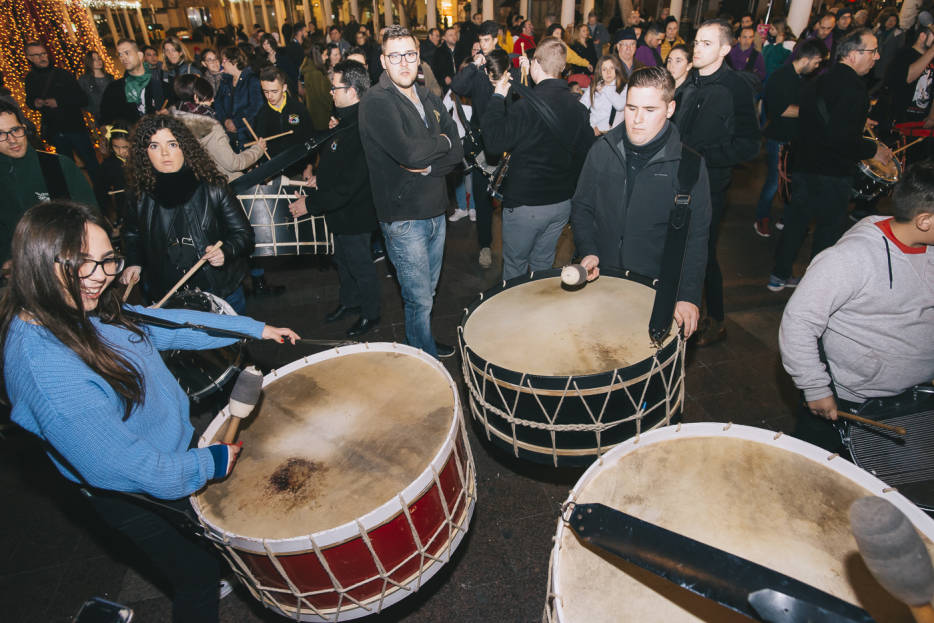 La Tamborada de Alzira se reinventa con un concurso para fabricar un bombo casero