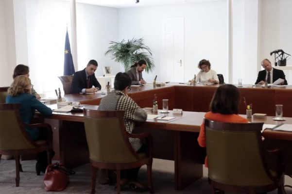 El Gobierno aprueba aplazar impuestos al 20 de mayo a pymes y autónomos que facturen menos de 600.000 euros