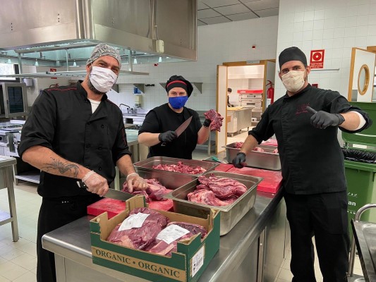 Alicante Gastronómica entrega 400 menús solidarios y planea ampliar a toda la provincia