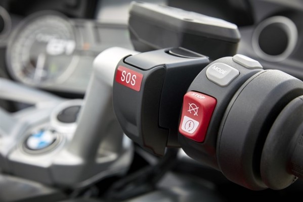 BMW Motorrad introduce el sistema de llamada de emergencia inteligente en su gama

