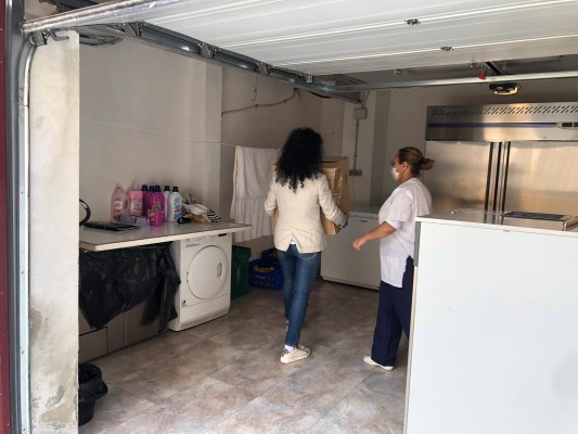 Del reparto a domicilio, a la solidaridad: tres restaurantes distribuyen comida a familias vulnerables en Alicante