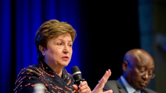 El FMI estima que el PIB de España se contraerá un 8% en 2020 y que el paro llegará al 20,8%