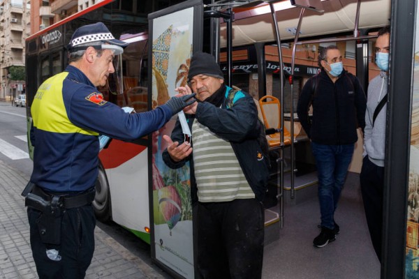 La (poca) alegría va por sectores: industria y moda vuelven a medio gas, el ladrillo con más empuje