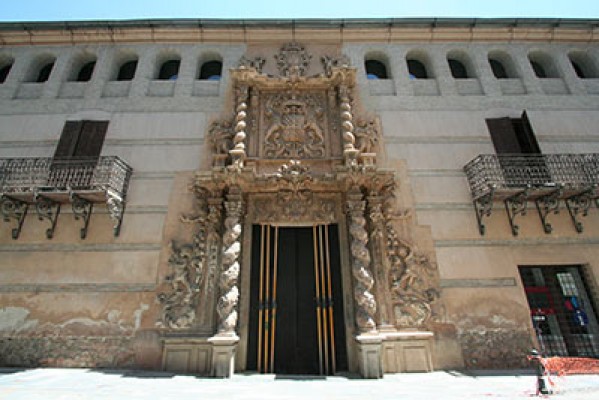 Reanudan la restauración de la fachada del Palacio Guevara de Lorca: 40.000 euros y cuatro meses de obras 