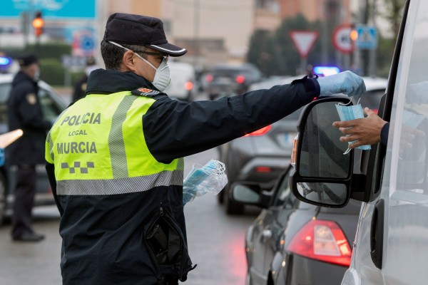 Unos 900 pacientes vigilados por Covid-19 se saltan la cuarentena