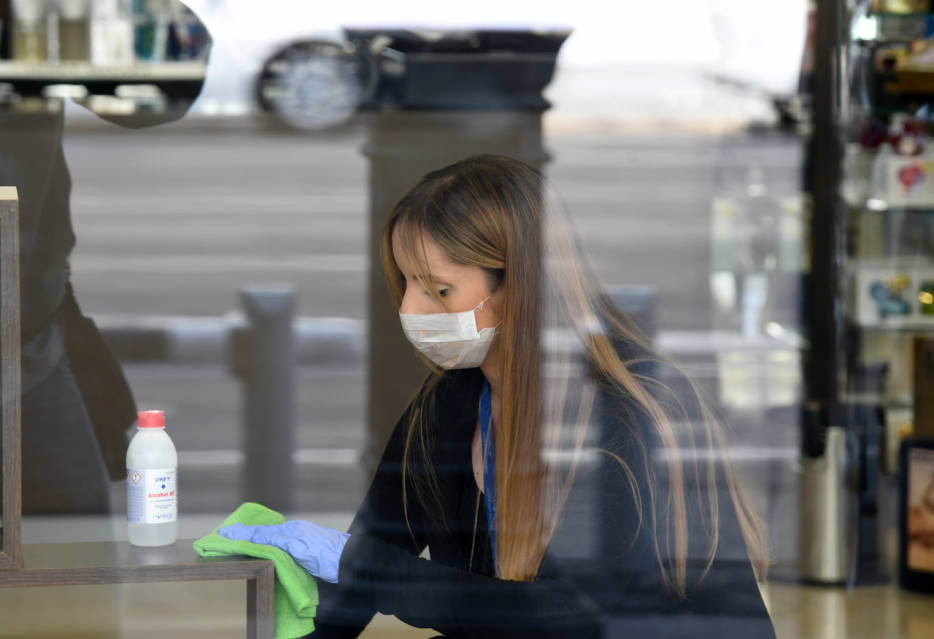 València repartirá 100.000 mascarillas en paradas de metro y de la EMT
