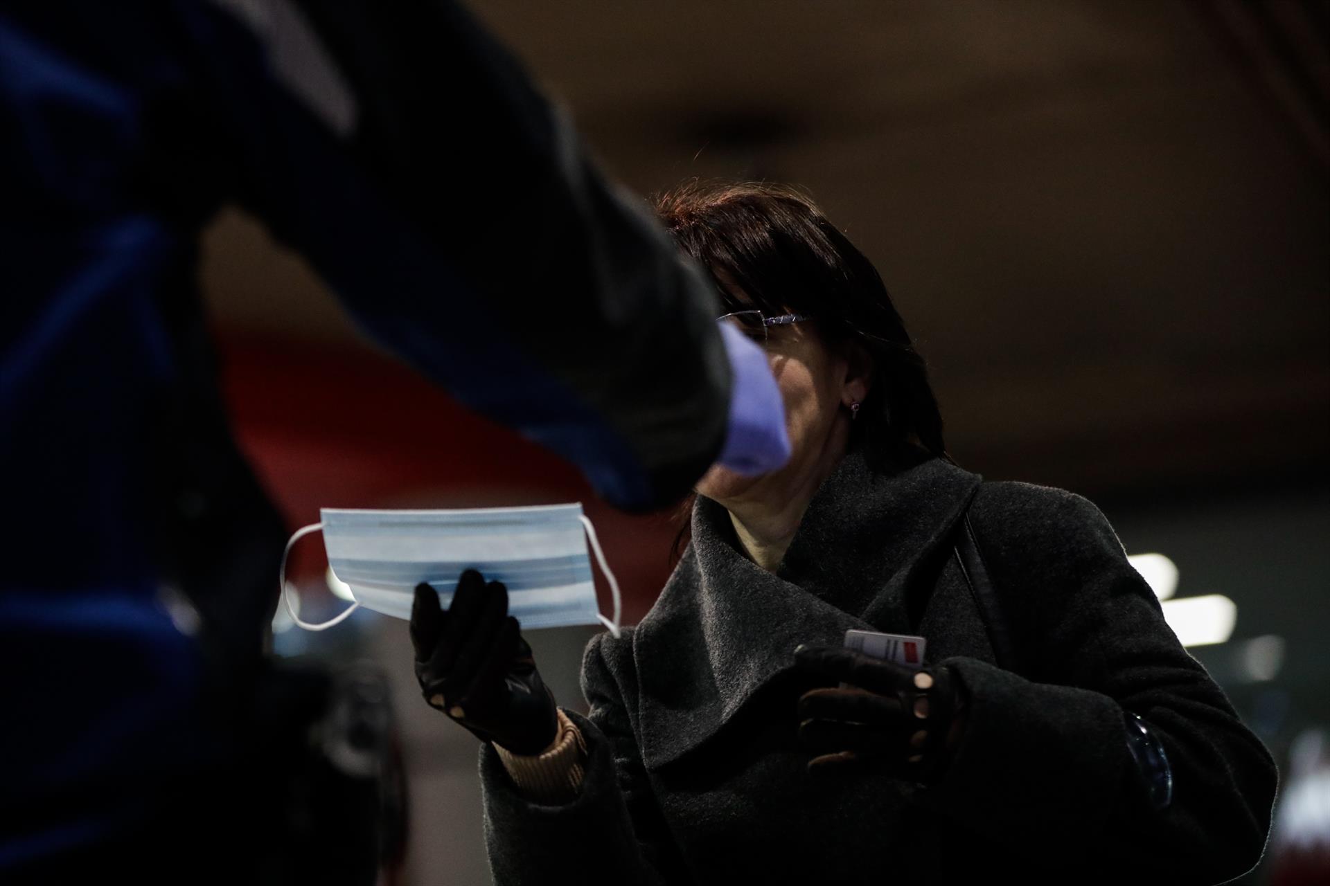 El Gobierno repartirá más de un millón de mascarillas en 467 nodos de transporte de la Comunitat