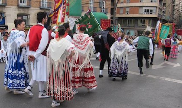 Las bibliotecas de Murcia se visten de huertanas y acompañan a la Sardina con su programa online