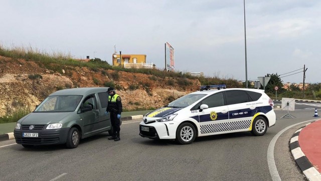 El alcalde de Peñíscola critica la retirada de los bloques de hormigón para controlar los accesos