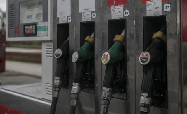 El Gobierno prohíbe el cierre desordenado de gasolineras para garantizar el abastecimiento de carburantes