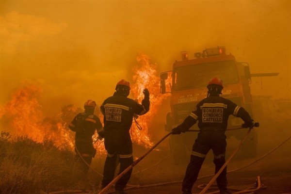 Un rayo que cae pero no provoca llama hasta días más tarde, posible origen del fuego de Gátova