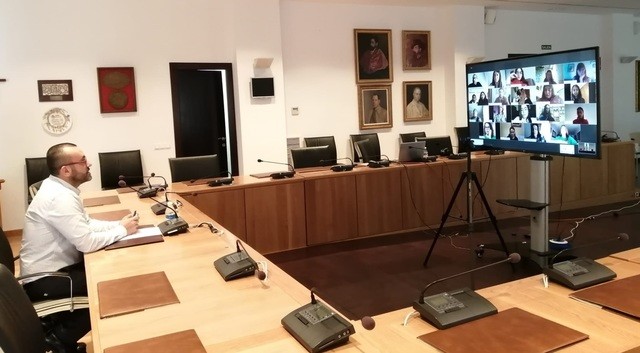 La reina y damas de 2020 de Vila-real aplazan su reinado a 2021 y las de este año siguen un año más