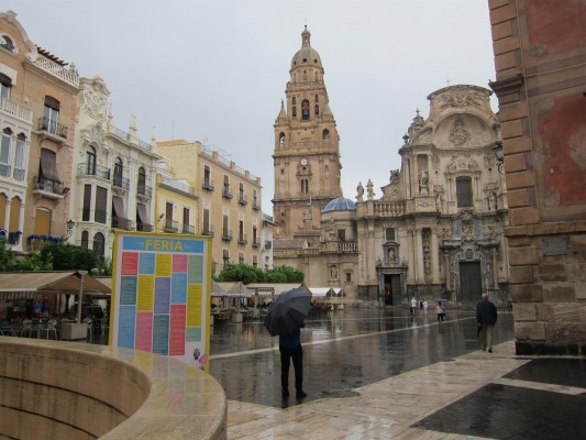 La UMU elaborará un plan para reactivar la economía en Murcia