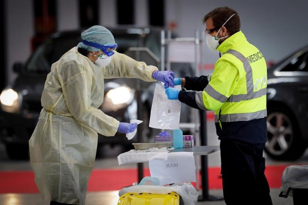 Sanidad repartirá otro millón de test rápidos este fin de semana entre las CCAA