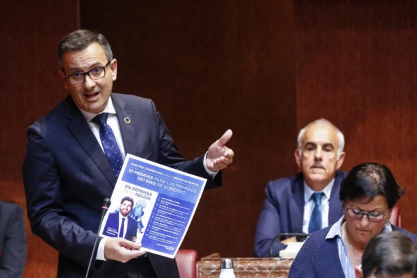 Conesa pone sobre la mesa un pacto y pide un Presupuesto Regional de rescate social