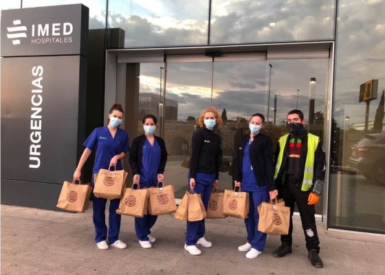
 

Food 4 Heroes: “Muchos profesionales sanitarios no tienen tiempo ni para bajar a la cafetería a comer”















