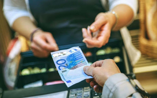 Los billetes y monedas tienen utilidad ante catástrofes naturales, sostiene el catedrático de Economía Francisco Rodríguez