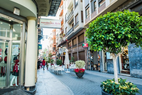 La exención de la tasa de terrazas en Elche puede suponer un ahorro de 400.000 euros en el sector