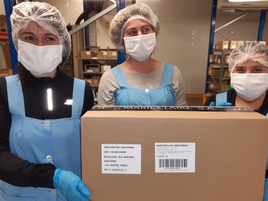 Marie Claire envía las primeras mascarillas a la Generalitat y espera la homologación de las batas