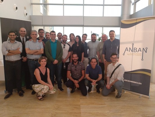 Nuria Oliver y Andrés Pedreño en el primer congreso online de Anban: IA contra el coronavirus