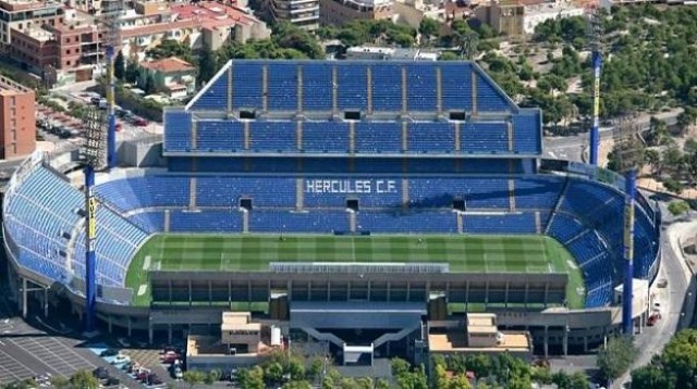 Técnicos de la RFEF y la FIFA visitan el Rico Pérez