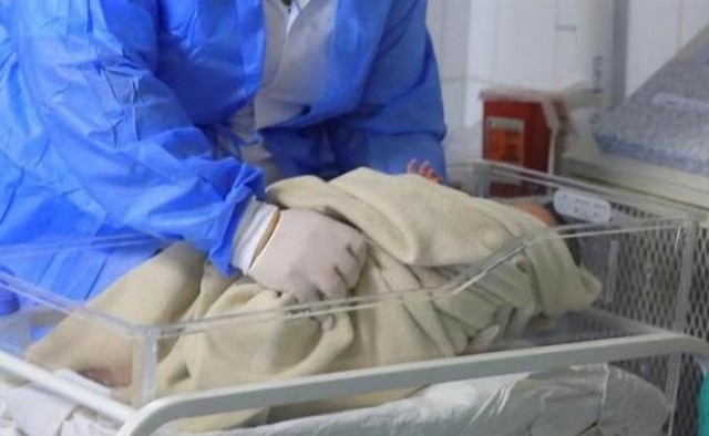 Sanidad rectifica y las embarazadas podrán tener acompañante durante el parto