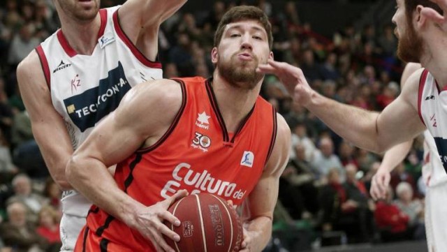 Los pívots Kravtsov y Tobey abandonan el Valencia Basket