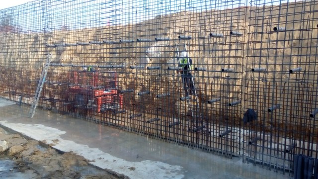 La CHS prevé finalizar a finales de abril las obras en la rotura de la mota del río en Almoradí