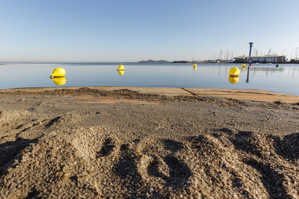 Los Alcázares y Cartagena quieren pantalanes en el Mar Menor y huyen de playas artificiales