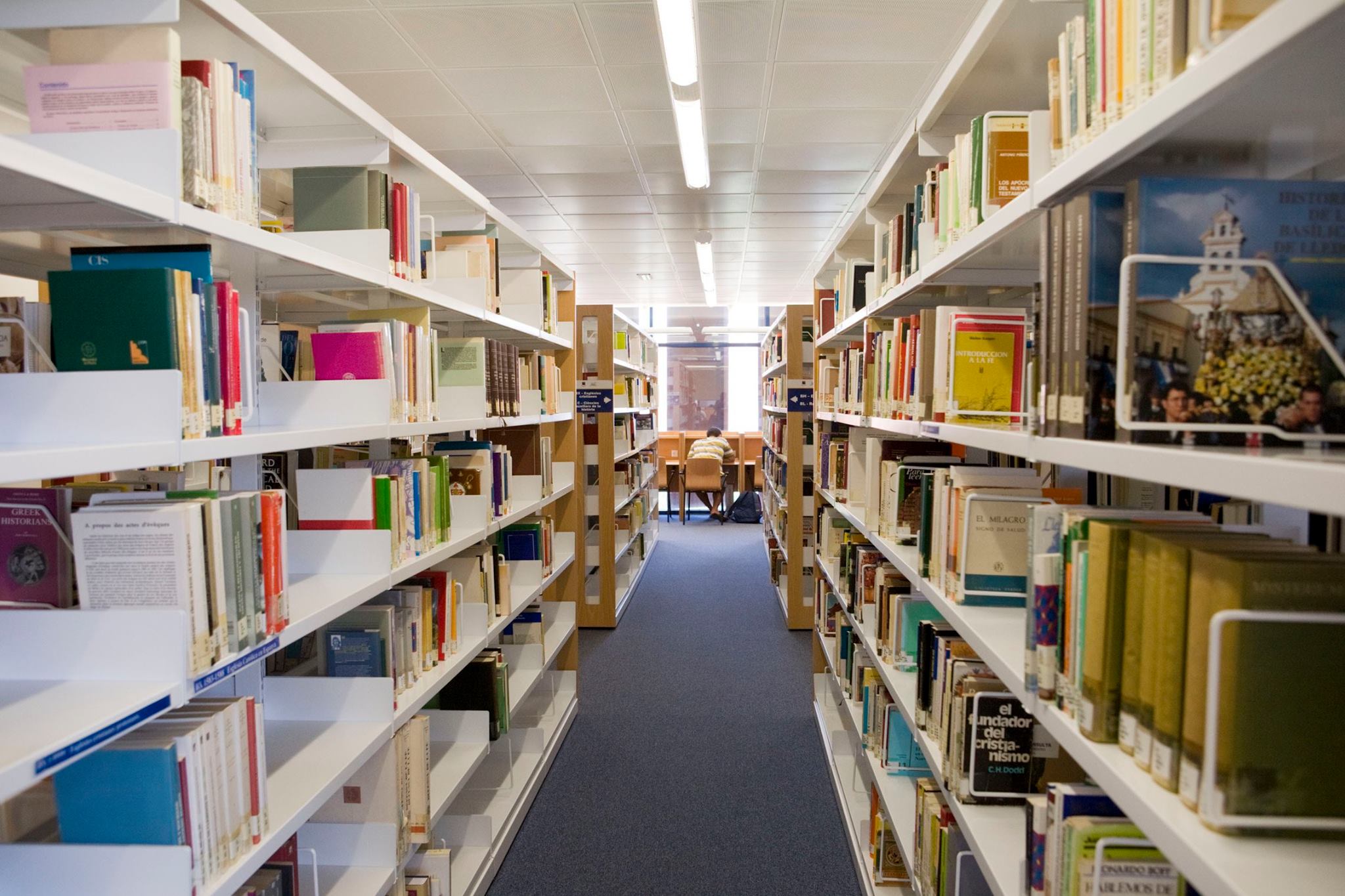 L'UJI permet la descàrrega gratuïta de més de 200 obres culturals i educatives