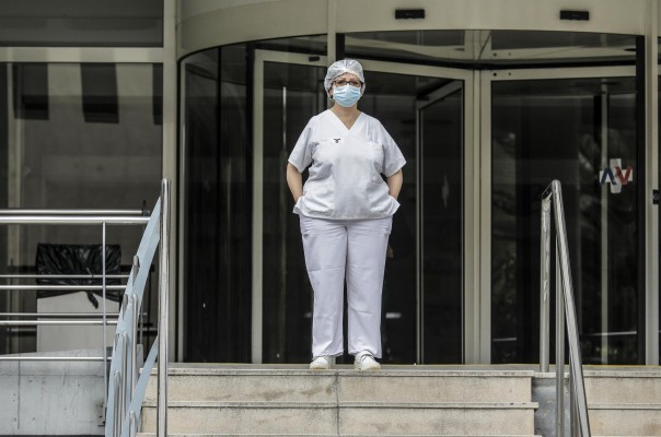 España registra un repunte de víctimas tras varios días bajando, con 743 fallecidos 