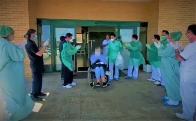 Quirónsalud celebra las primeras altas de pacientes con Covid-19

