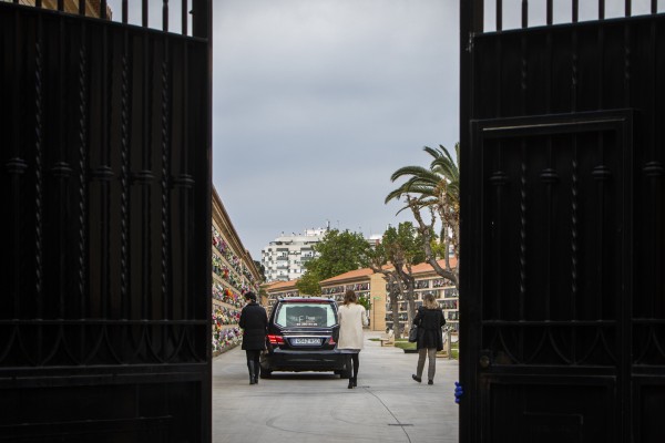 La cruel realidad de los entierros en València