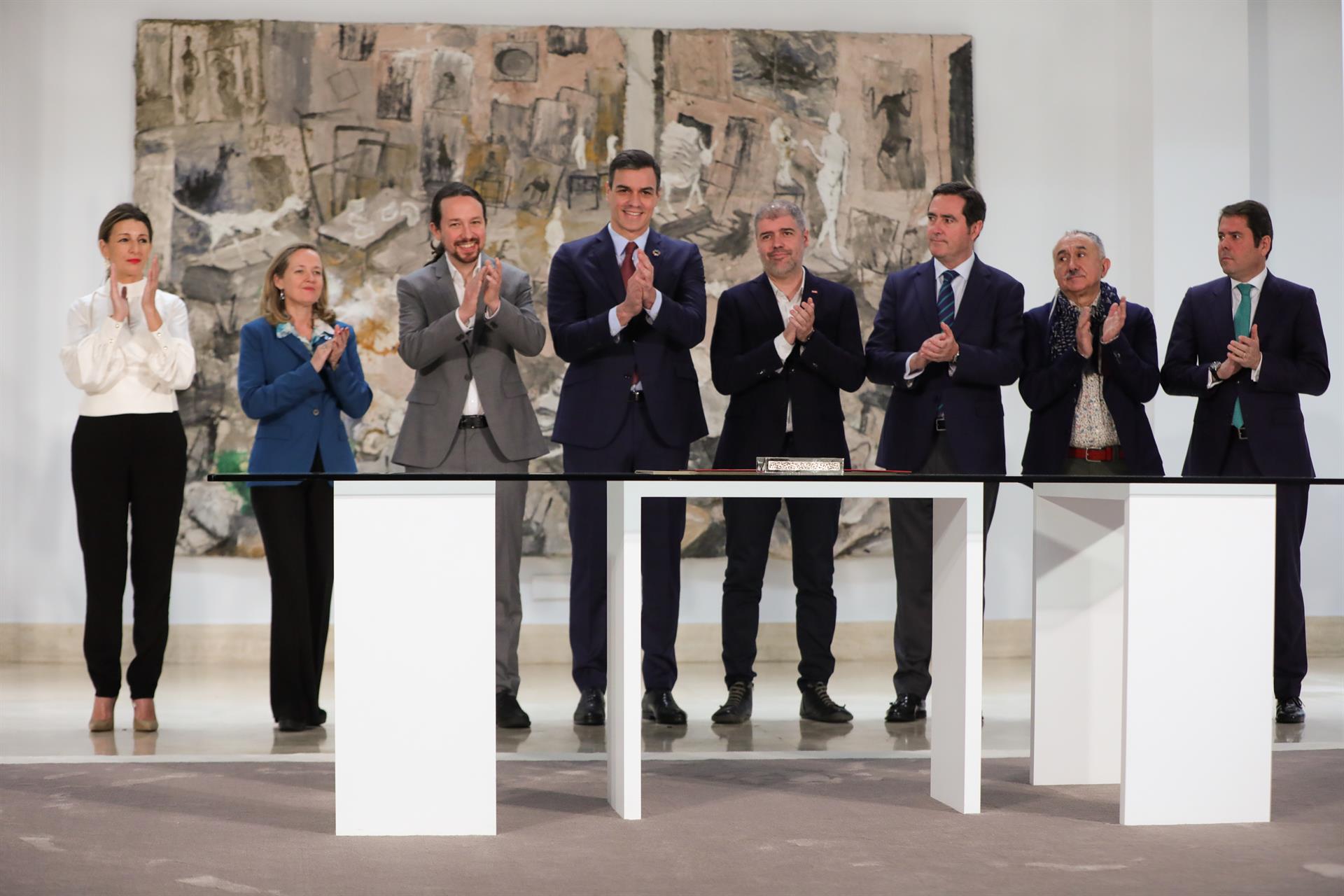 El Gobierno y agentes sociales acuerdan trabajar en la desescalada y el retorno de actividades no esenciales