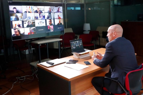 Las formas de terminar la temporada, a debate tras las directrices de la UEFA