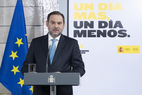  Ábalos dice que la reactivación de las actividades no esenciales tras Semana Santa será 