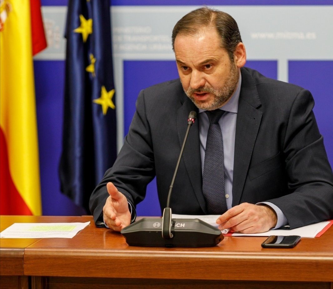 El Gobierno avisa de una mayor intervención en la economía por la crisis