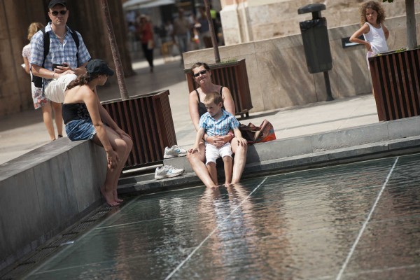 El ruido, sí; bañarse en las fuentes, no: la nueva ordenanza de convivencia de València se actualiza