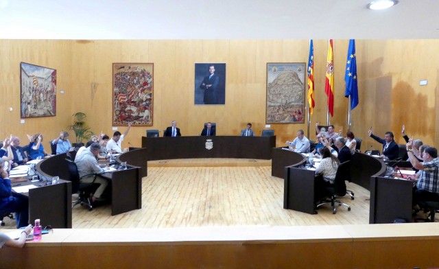 Compromís vota contra el contrato de jardines a Actúa por su conexión con La Generala