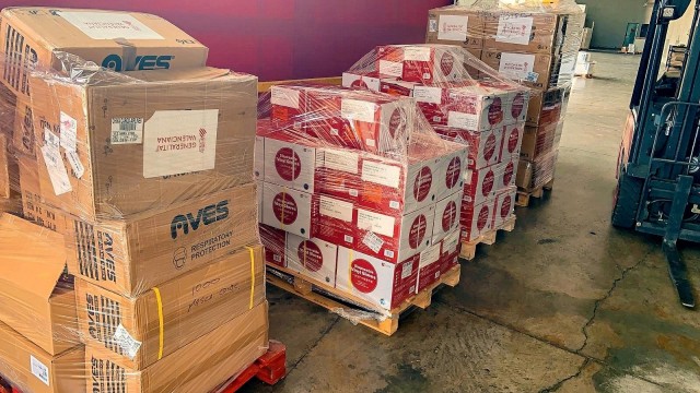 La Generalitat distribuye 40.000 mascarillas para taxistas, transportistas y trabajadores de FGV