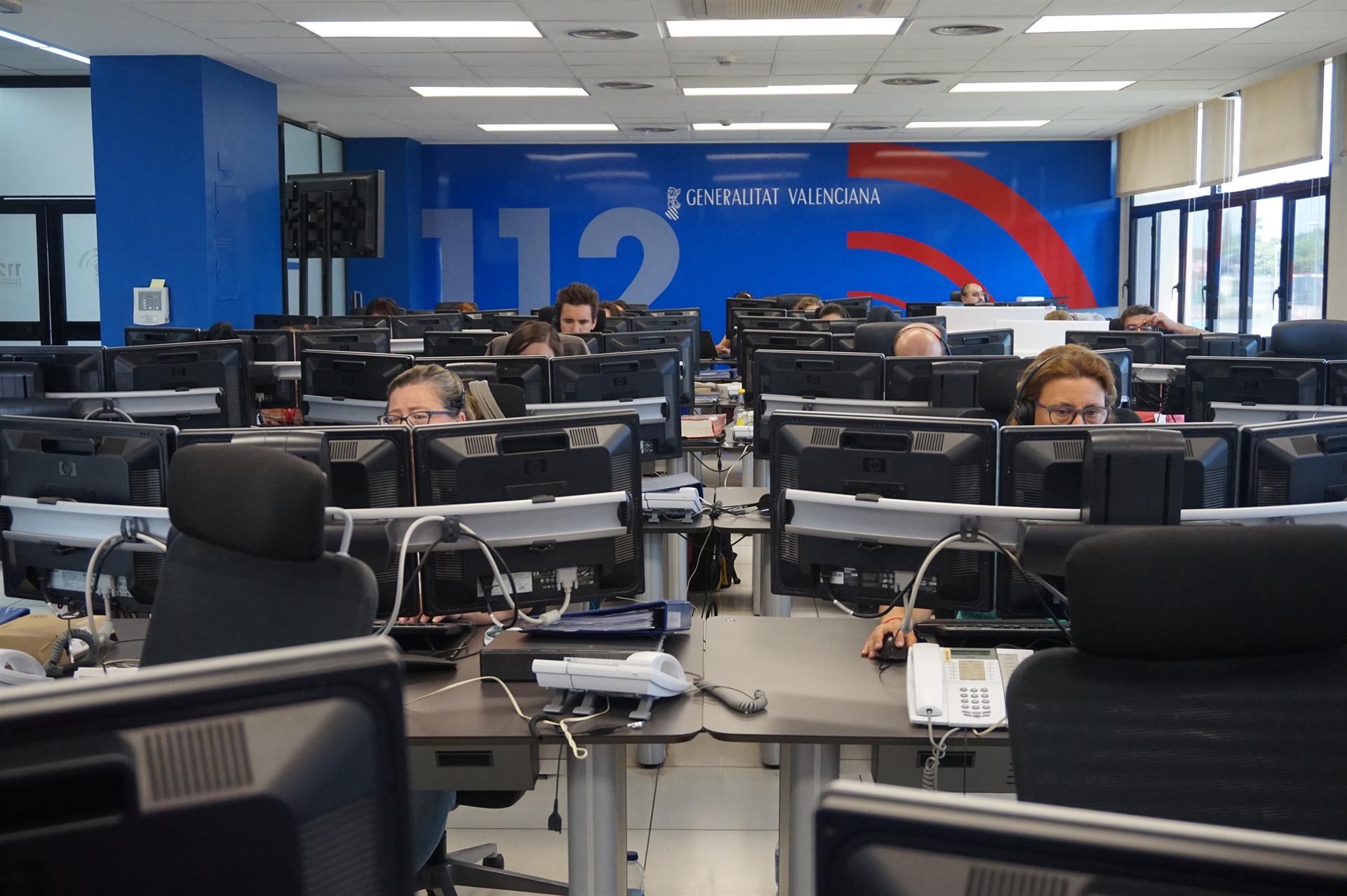 El servicio de emergencias 112 se desdobla para atender las más de 62.000 llamadas sobre el virus