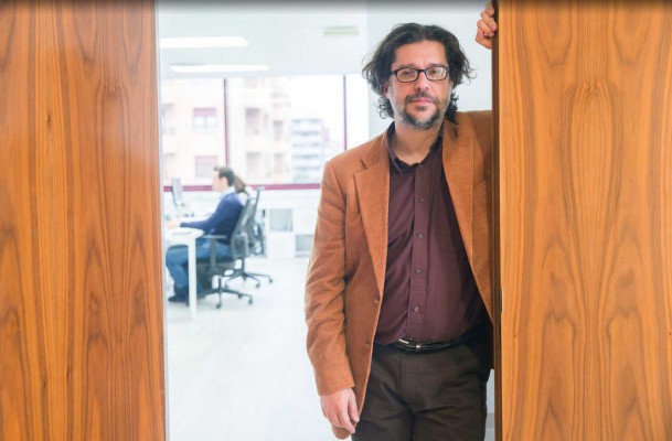 Rafael Monterde, de pedir un puesto de trabajo en la Conselleria de Blasco a 'resetear' Las Naves