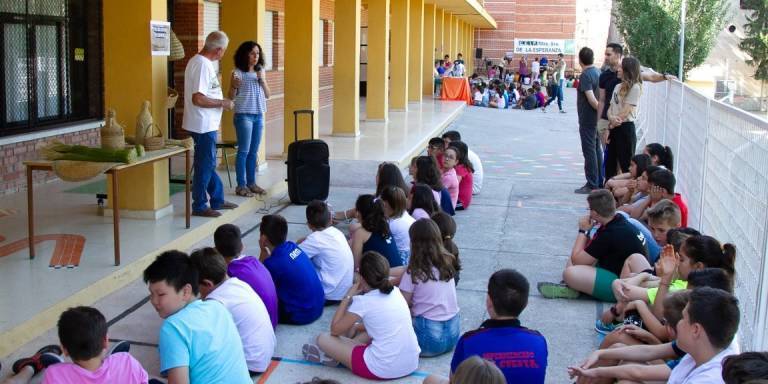 La Generalitat aumenta a 14.000 las tablets para llegar al alumnado de Primaria y de la concertada