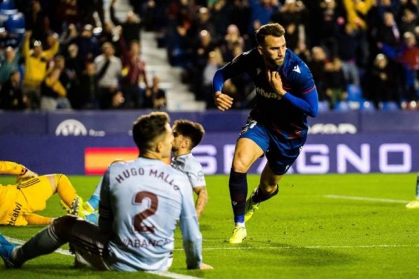 Borja Mayoral cumple 23 años con su futuro por resolver
